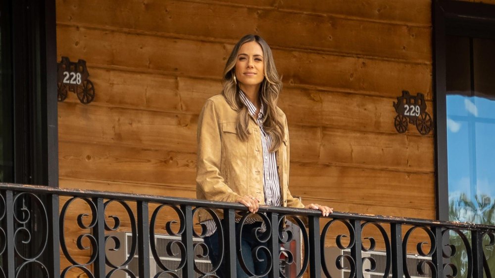 Jana Kramer s New Lifetime Christmas Movie Is the 1st to Feature a Sex Scene The Didn t Cut Anything 509