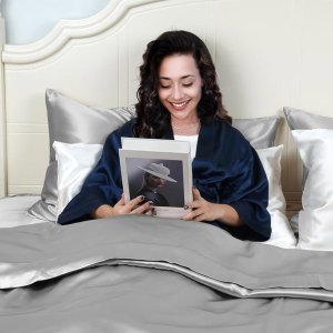 Mulberry silk pillowcase