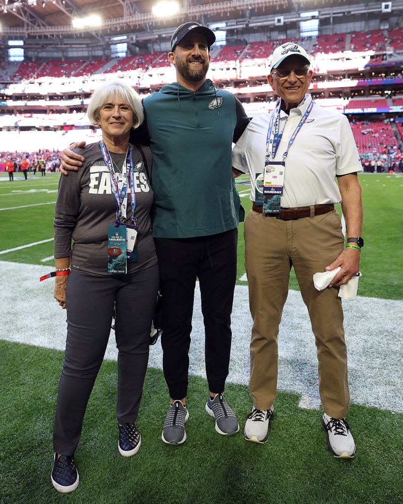 Philadelphia Eagles Coach Nick Sirianni's Family Guide - Fran and Amy Sirianni (parents)