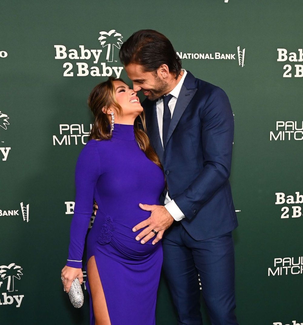 Pregnant Jessie James Gushes Over Eric Decker for Doting on Her Ahead of Baby No 4 He s Amazing