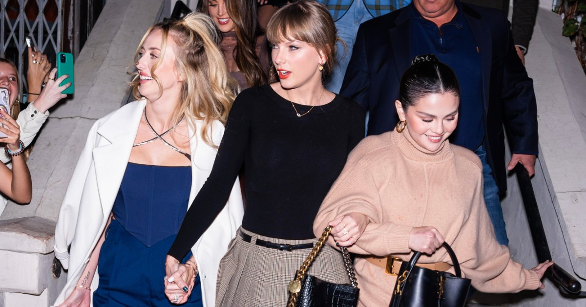 Selena Gomez Proves Sweaterdresses Are GNO Attire — Get Her Look for Less Selena Gomez Proves Sweaterdresses Are GNO Attire — Get Her Look for Less