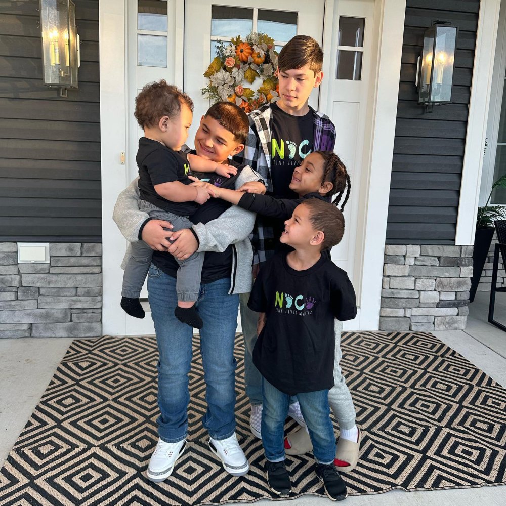 Teen Mom 2's Kailyn Lowry Shares 1st Photo of All 5 Sons Together While Expecting Twins
