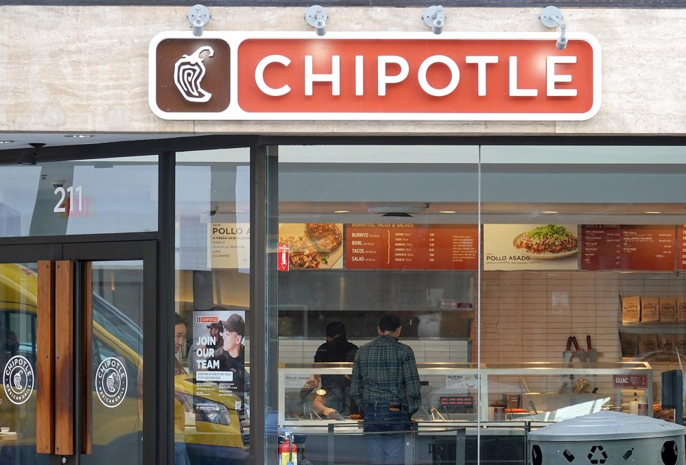 Travis Kelce Was Trying to Delete His Old Tweets Before They Went Viral Chipotle