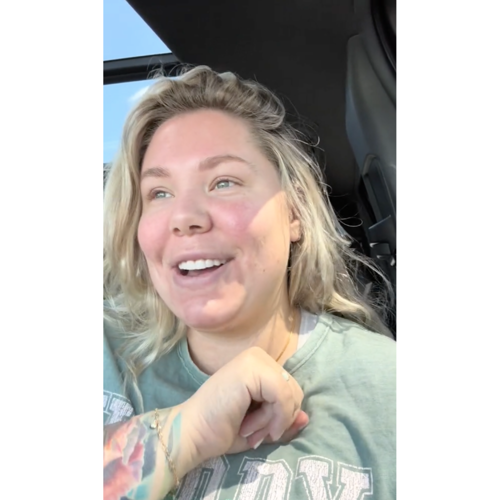 Why Pregnant Kailyn Lowry Thinks She s Having Twin Girls