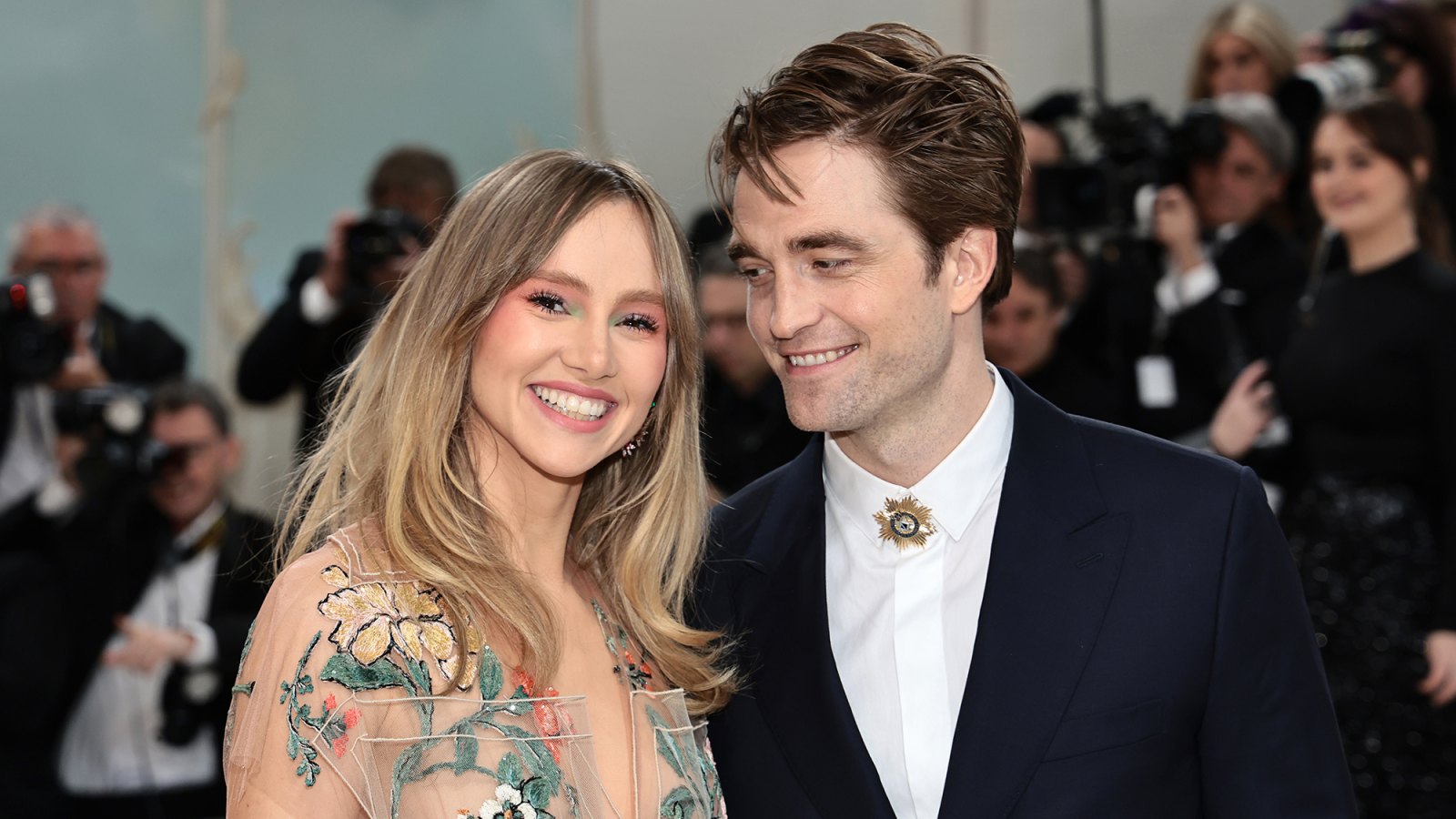 Suki Waterhouse Is Pregnant, Expecting 1st Baby With Robert Pattinson