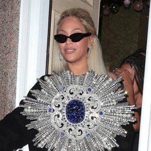 Beyonce Outfit Change After Renny