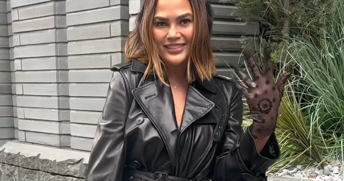 Chrissy Teigen Reveals the Hilarious Reality of the Pantless Trend Chrissy Teigen Reveals the Hilarious Reality of the Pantless Trend