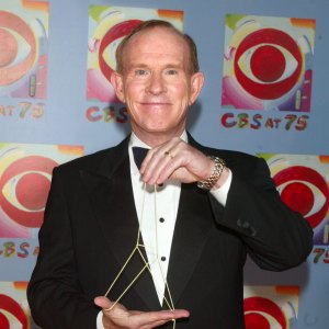 Comedian and Musician Tom Smothers of the Smothers Brothers dies at 86