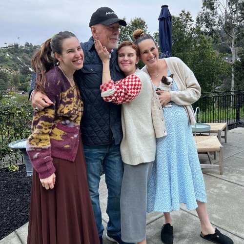 How Bruce Willis’ Family Is Supporting Him As He Battles Dementia Us