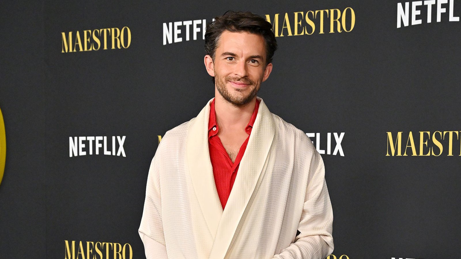 FEATURE Jonathan Bailey Has No Plans to Reveal His Boyfriend Identity