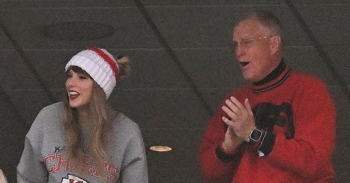 Taylor Swift’s Father Scott Was in Total Dad Mode at Chiefs Game
