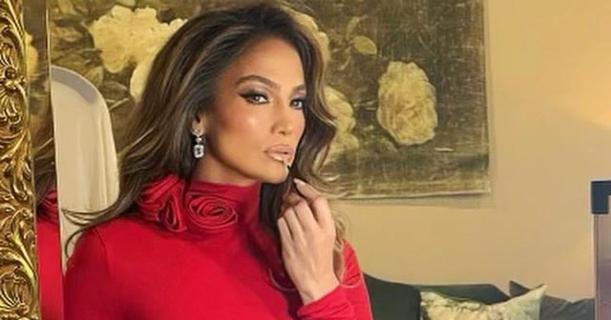Jennifer Lopez Is Ravishing in Red Dress at Annual Holiday Party Jennifer Lopez Is Ravishing in Red Dress at Annual Holiday Party