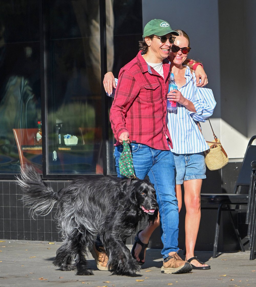Kate Bosworth and Justin Long Prove Their Going Strong By Sharing a Kiss While Walking Their Dog
