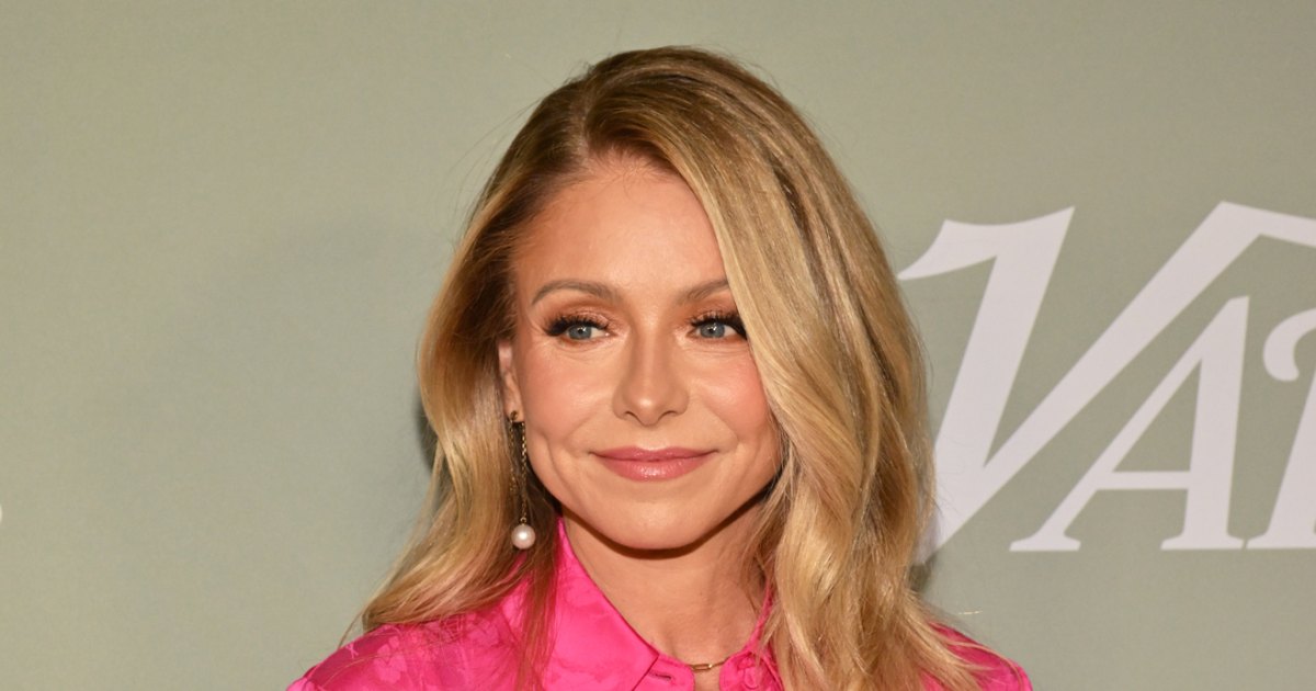 Kelly Ripa Was Told She Should Be Smaller 9 Days After Son Birth