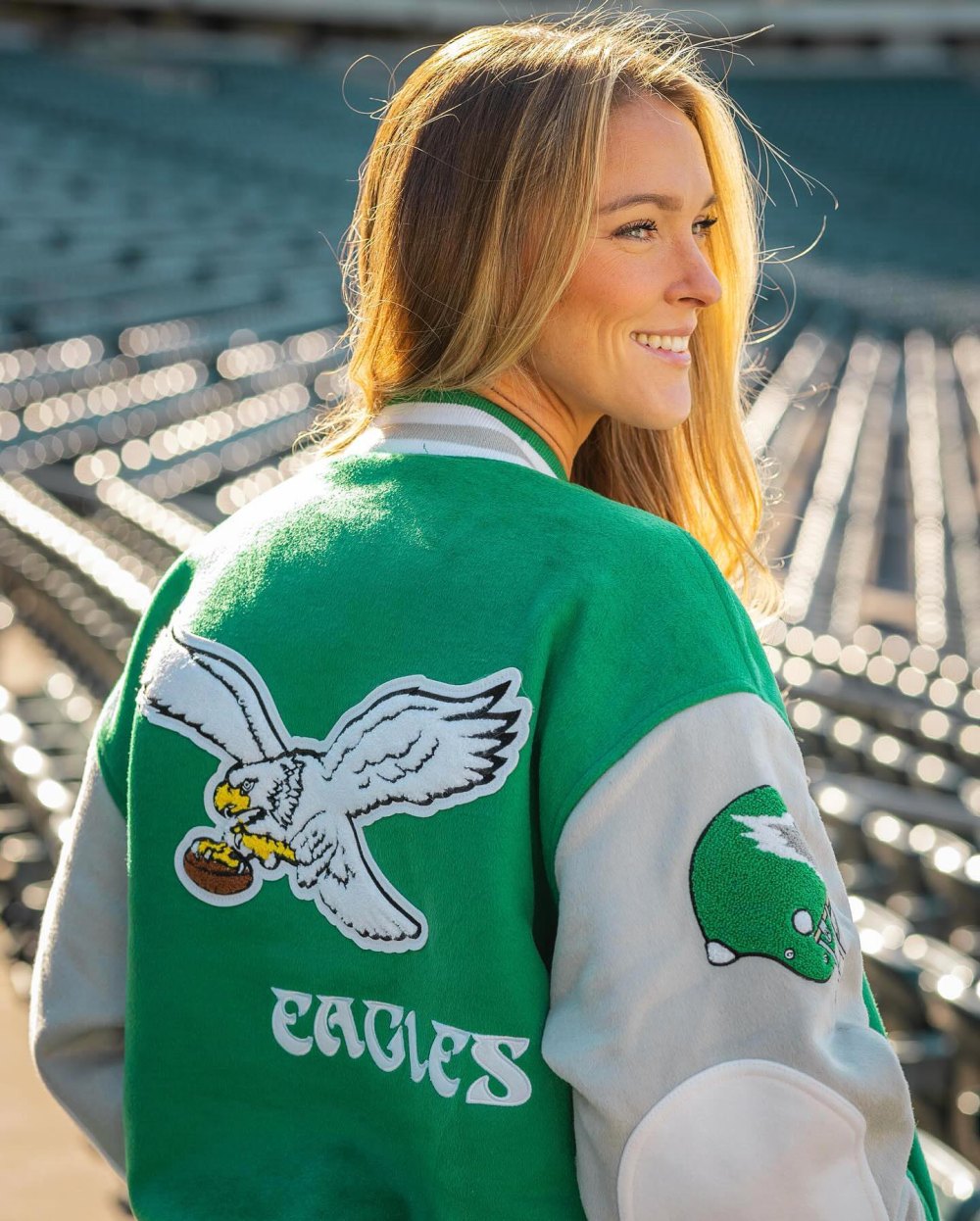 Kylie Kelce Reacts to Kaitlin Olsen Outbidding Husband Rob McElhenney on Her Signed Eagles Jacket 132