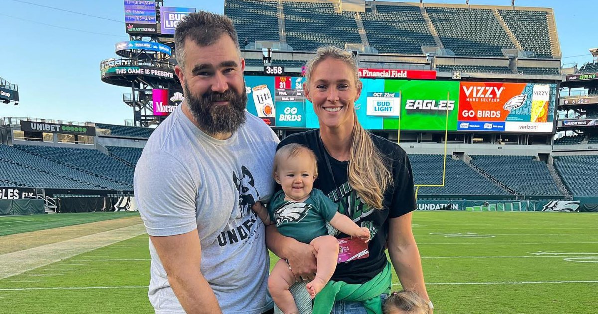 Kylie Kelce’s Daughters Recognize Jason and Travis Kelce on TV – Ericatement