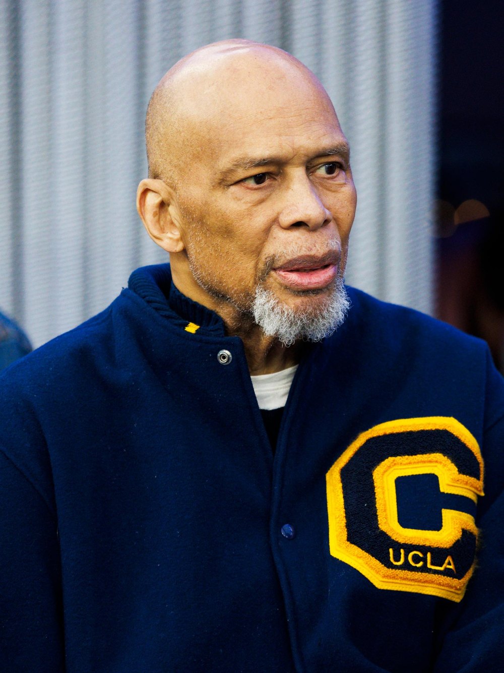 Los Angeles Lakers legend Kareem Abdul-Jabbar suffers hip fracture from accidental fall