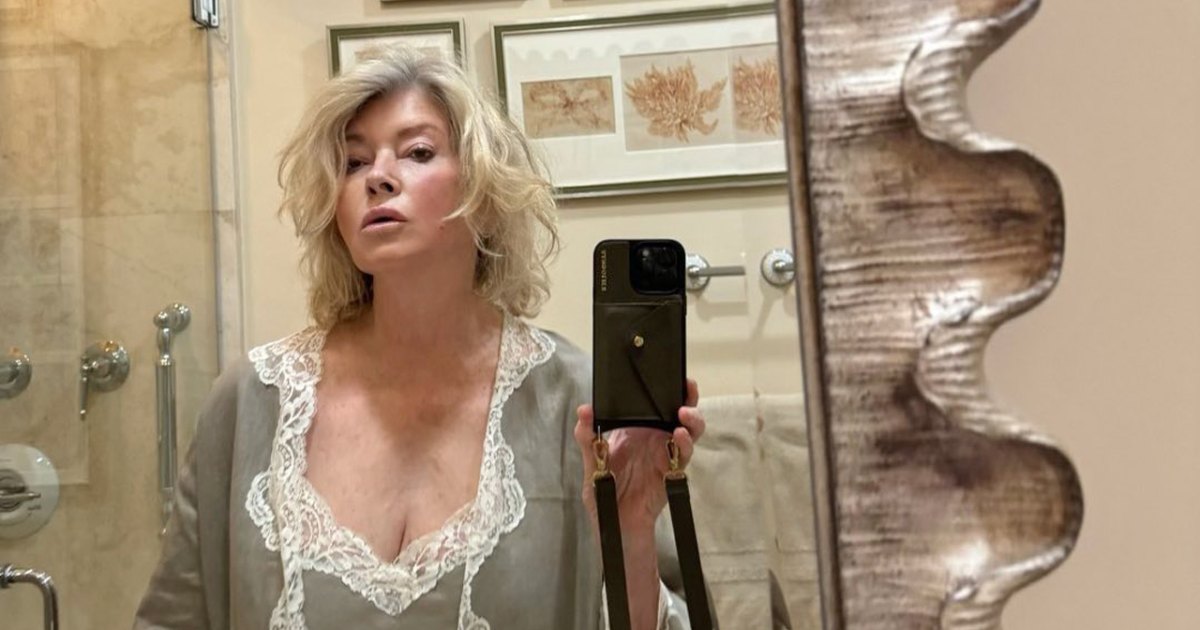 Martha Stewart shows off her 'beautiful' nightgown in a sexy selfie