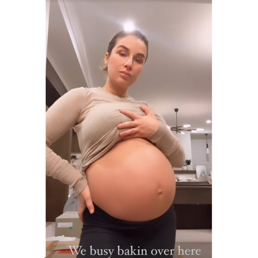 Pregnant Jessie James Decker Says She s Busy Baking 4th Baby