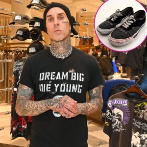 Promo Travis Barker Sells His Bloody Vans 2