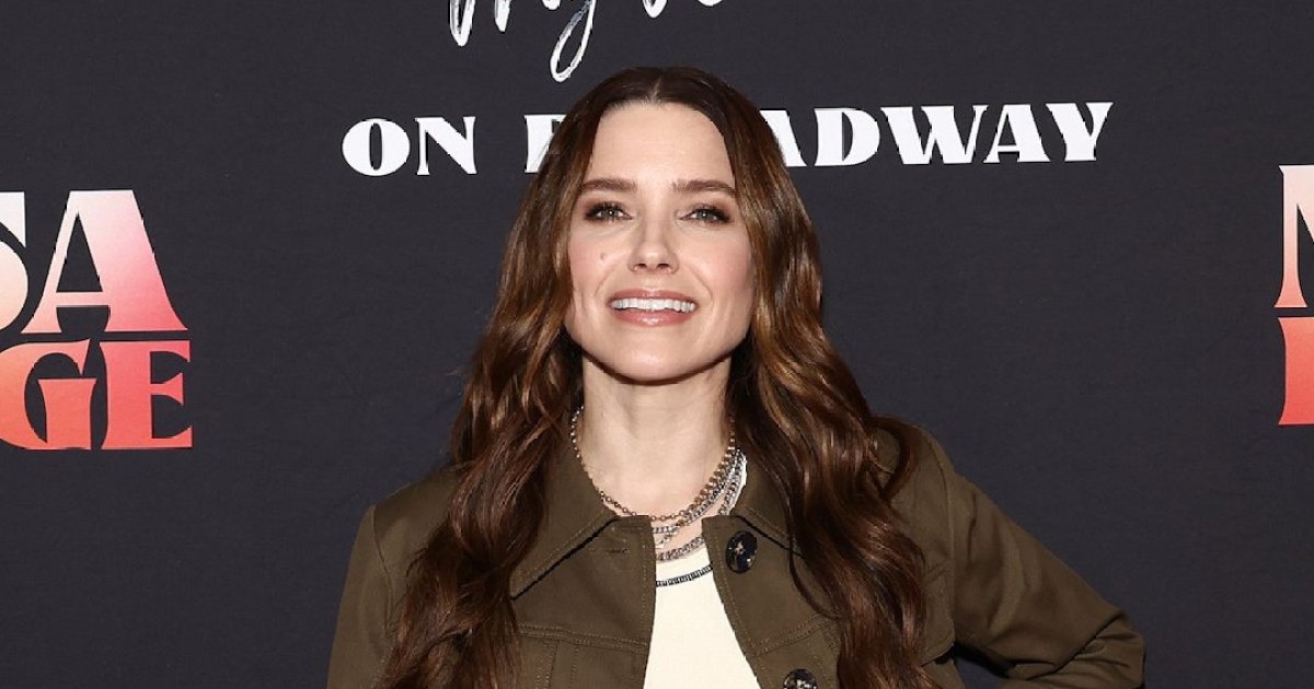 Sophia Bush Says Her Friends Renamed Their Group Chat Hot Divorce Summer e1702338360435