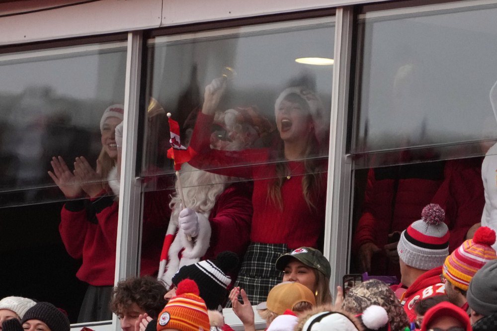 Taylor Swift Dons T Earring and 87 Santa Hat In Support of Travis Kelce at Kansas City Chiefs Christmas Game