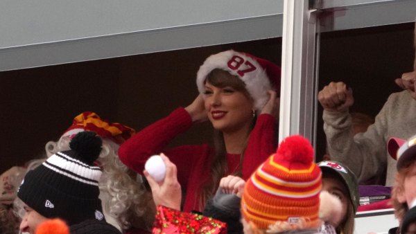 FEATURE Taylor Swift Dons T Earring and 87 Santa Hat In Support of Travis Kelce at Kansas City Chiefs Christmas Game