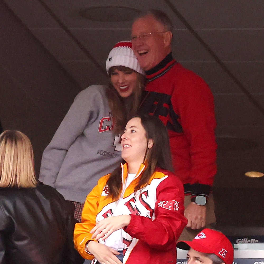 Taylor Swift Father Scott Swift Was in Total Dad Mode During Chiefs Game