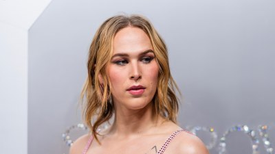 Tommy Dorfman Accuses Delta Staffer of Misgendering Her