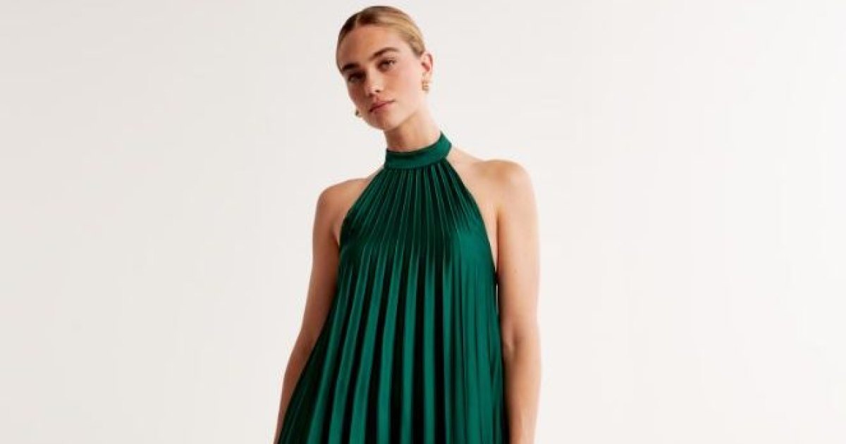 20 Dresses and Jumpsuits for Your Next Holiday Party — All Under $150 20 Dresses and Jumpsuits for Your Next Holiday Party — All Under $150