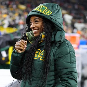Simone Biles Cheers on Jonathan Owens During Green Bay Packers Game Against Tampa Bay Buccaneers