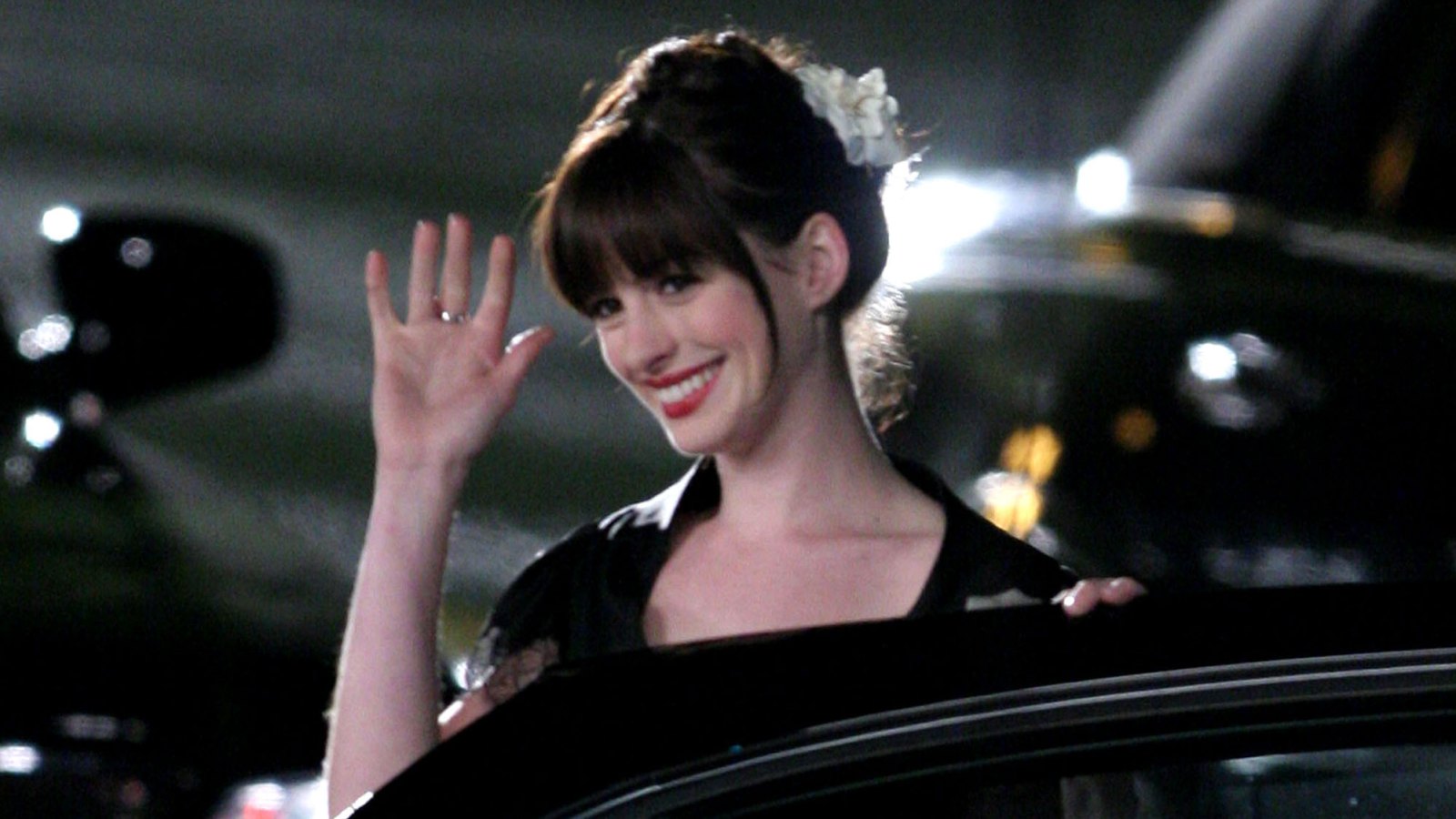 Anne Hathaway during Anne Hathaway on Location for The Devil Wears Prada - October 26, 2005 at The Museum of Natural History in New York City, New York, United States. (Photo by James Devaney/WireImage)