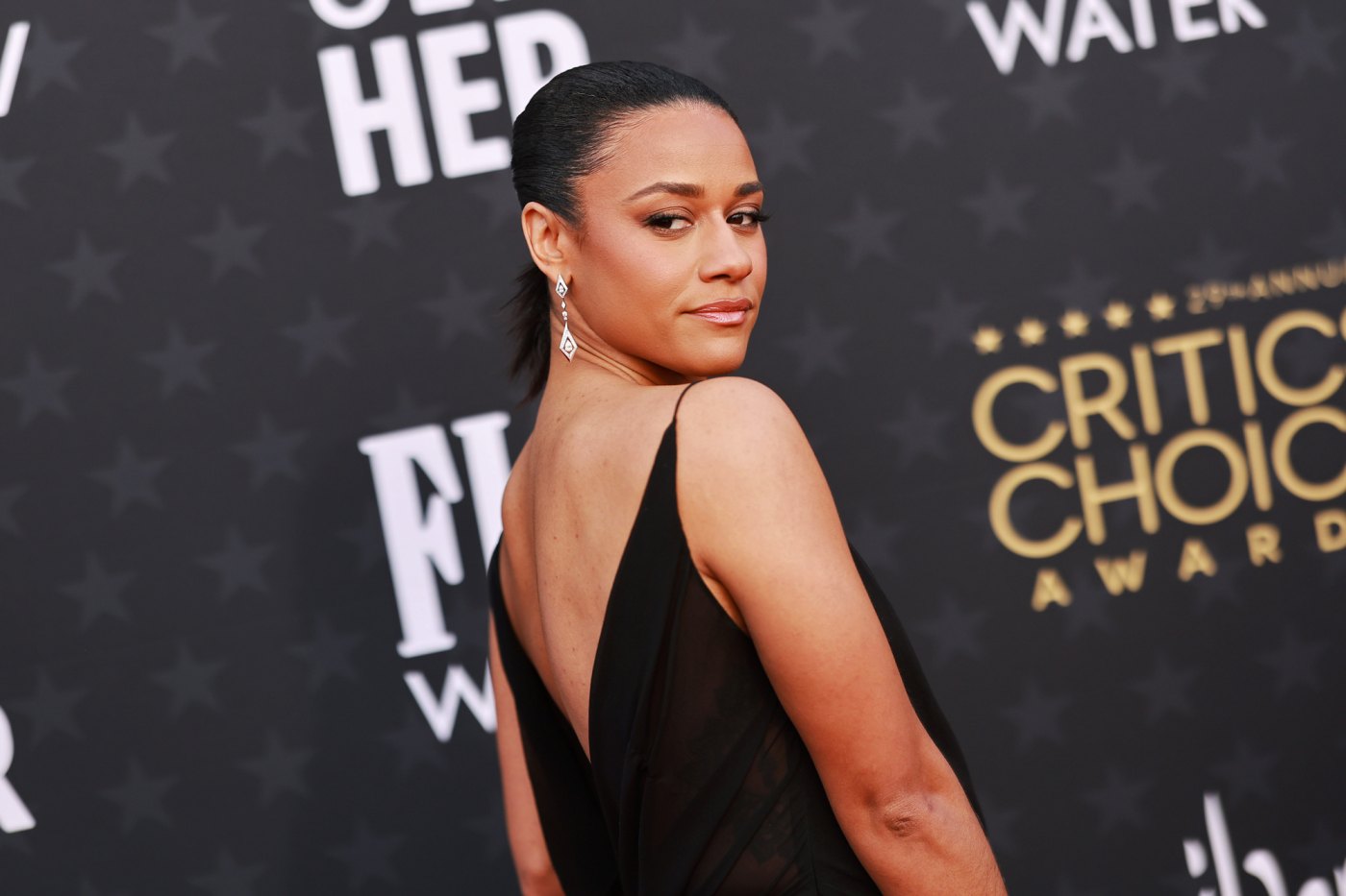 Ariana DeBose Slams Critics Choice Joke About Her Singing Us Weekly