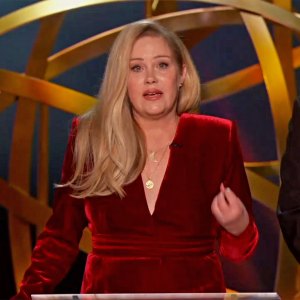 Christina Applegate Gets Standing Ovation During Rare 2023 Emmys Appearance