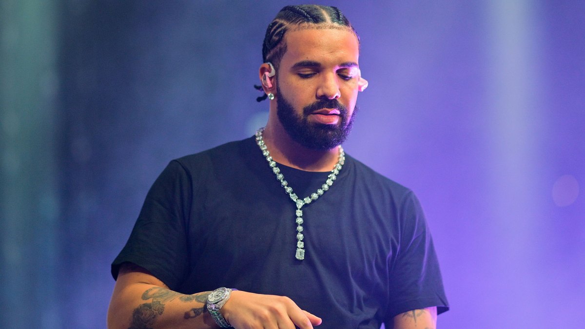Drake performs onstage during "Lil Baby & Friends Birthday Celebration Concert" at State Farm Arena on December 9, 2022 in Atlanta, Georgia. (Photo by Prince Williams/Wireimage)