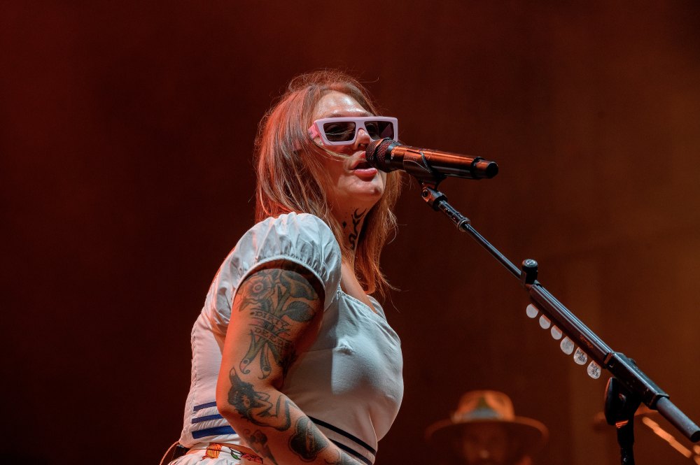 Elle King Breaks Silence Over Being F king Hammered During Grand Ole Opry Performance