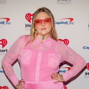 Elle King Postpones 4 More Concerts After Drunk Grand Ole Opry Scandal