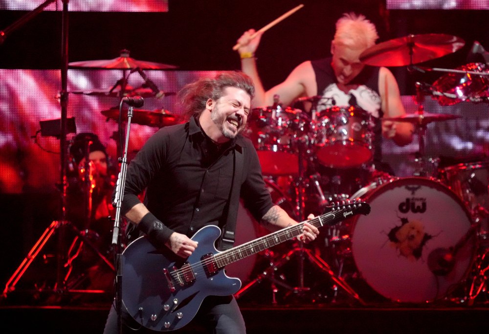 Jack Black joins Foo Fighters to Perform ACDC