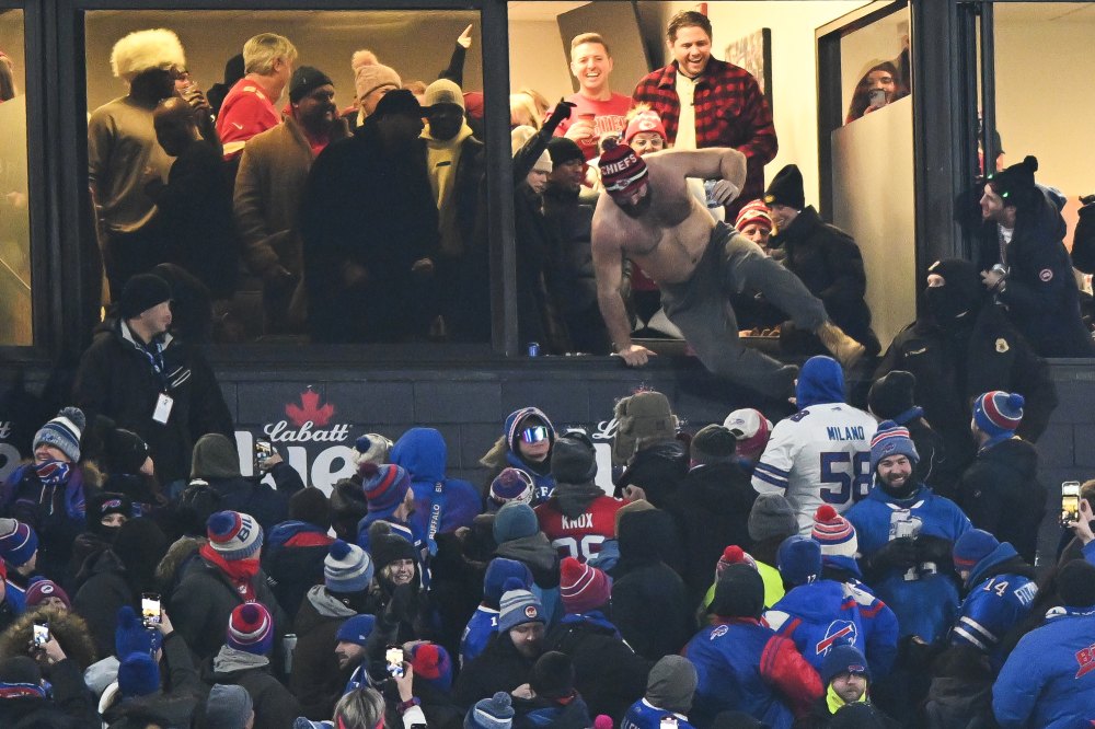 Jason Kelce Desperately Wanted to Jump Through a Table at Bills Game