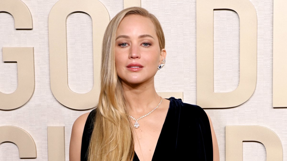 jennifer lawrence golden globes 2024 dress Jennifer Lawrence Goes Sleek for Golden Globes 2024 Red Carpet - Just Jared - Celebrity News and Gossip