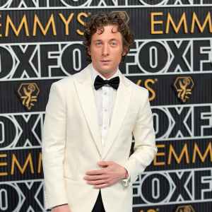 Jeremy Allen white Wins Best Lead Actor in a Comedy at Emmy Awards