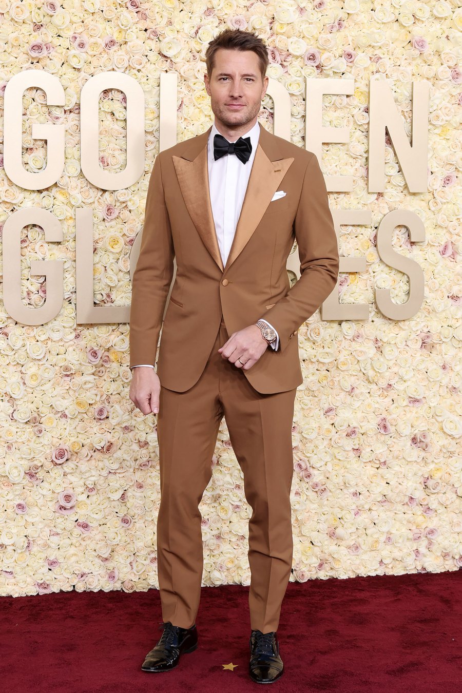 Justin Hartley Red Carpet Arrival Golden Globes 2024