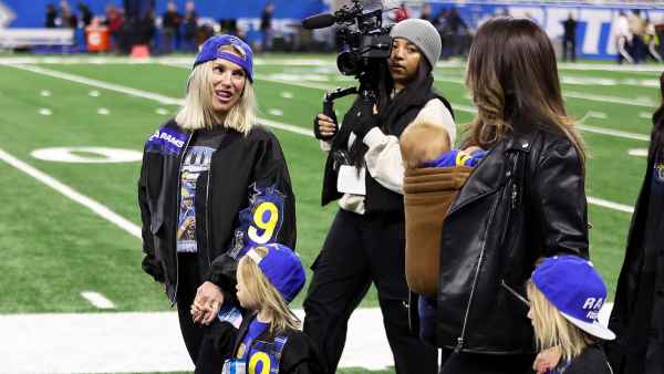 Kelly Stafford Says Daughters Dont Know the Difference Whether They or Their Parents Were Booed
