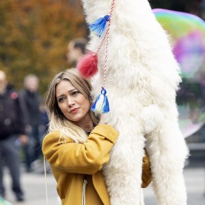 Lizzie McGuire Revival Writer Speculates 1 Night Stand Scene Contributed to Shows Cancellation