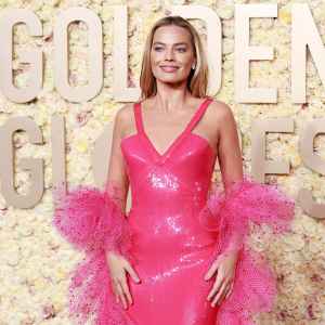 Margot Robbie Red Carpet Arrival Golden Globes 2024