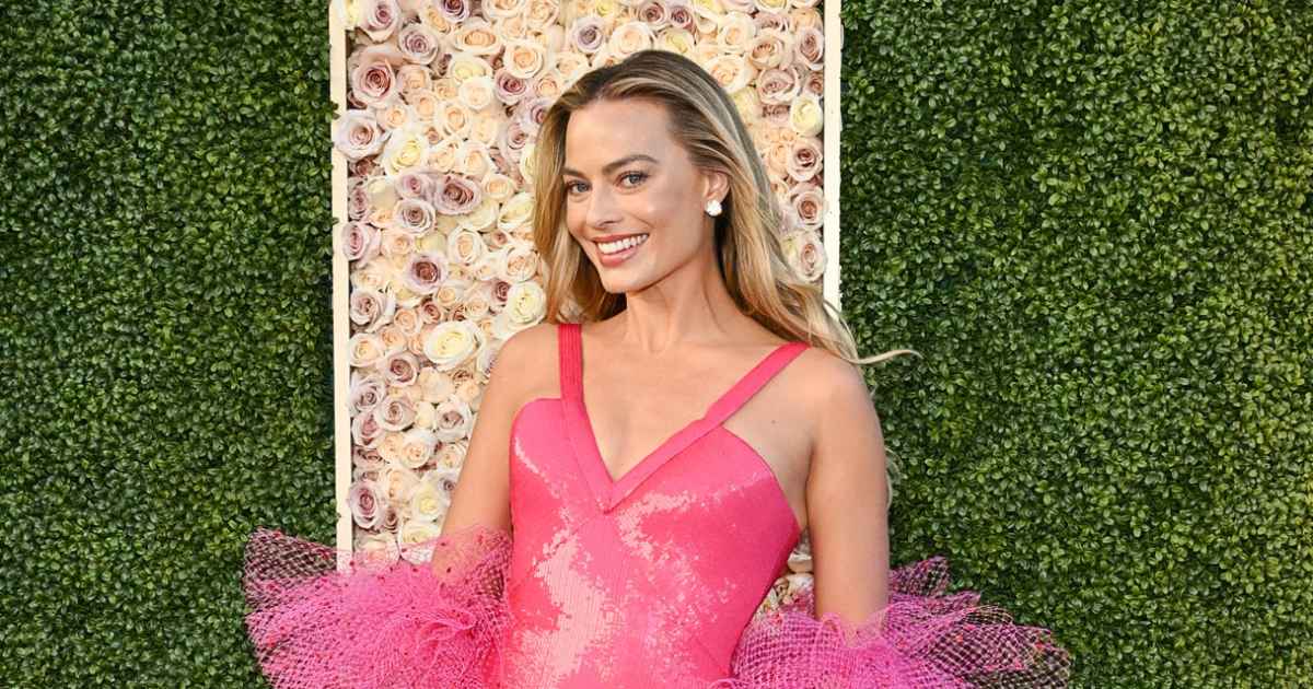 Barbie's Margot Robbie Rocks Hot Pink Dress at 2024 Golden Globes | Us Weekly Barbie's Margot Robbie Rocks Hot Pink Dress at 2024 Golden Globes | Us Weekly