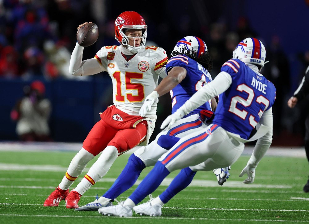 Patrick Mahomes just broke a major Tom Brady record with a Chiefs win over the Bills