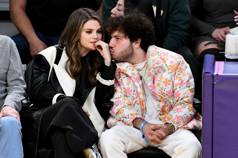 Selena Gomez and Benny Blanco Debut as a Couple Featured Courtside PDA at Lakers Game 11