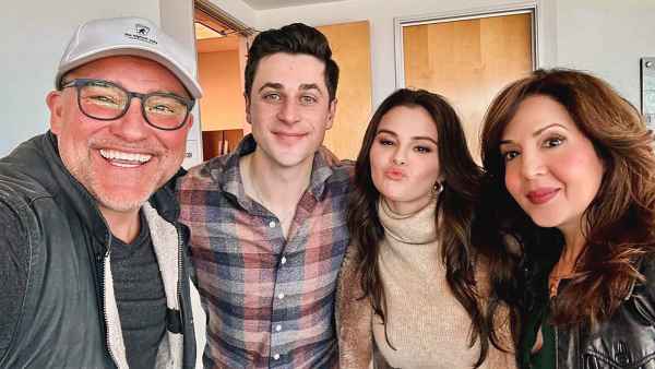Selena Gomez and ‘Wizards of Wavery Place’ Costars Are TV Family Goals in Sweet Reunion Photo