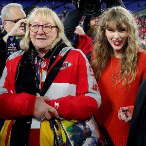 Taylor Swift Adorably Follows Donna Kelce Lead in New Field Footage 2